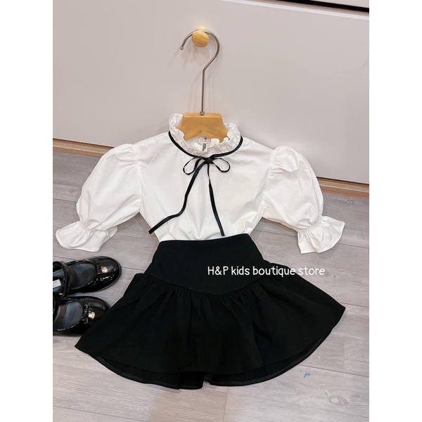 Xả Set áo sơ mi buộc dây kèm cv đen bé gái