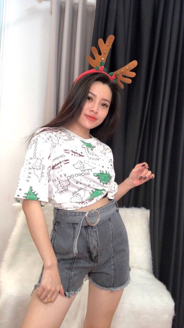 Áo phông nữ họa tiết hình sinh động, giá sale rẻ tại shop