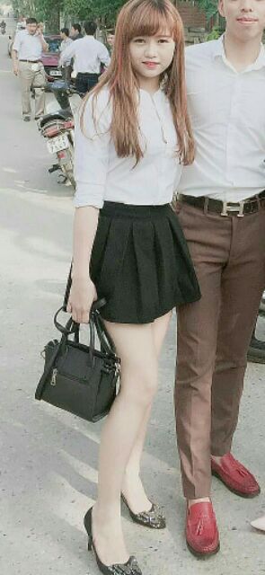 Chân váy xếp ly ngắn có quần đùi bên trong | BigBuy360 - bigbuy360.vn