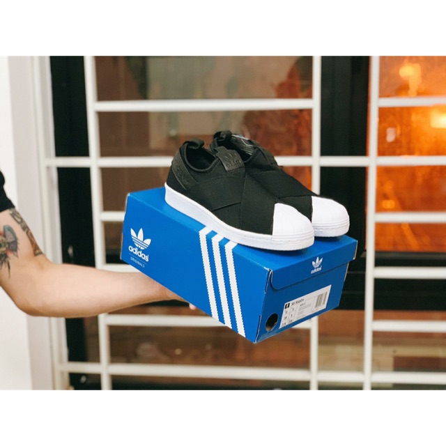 Giày slipon adidas