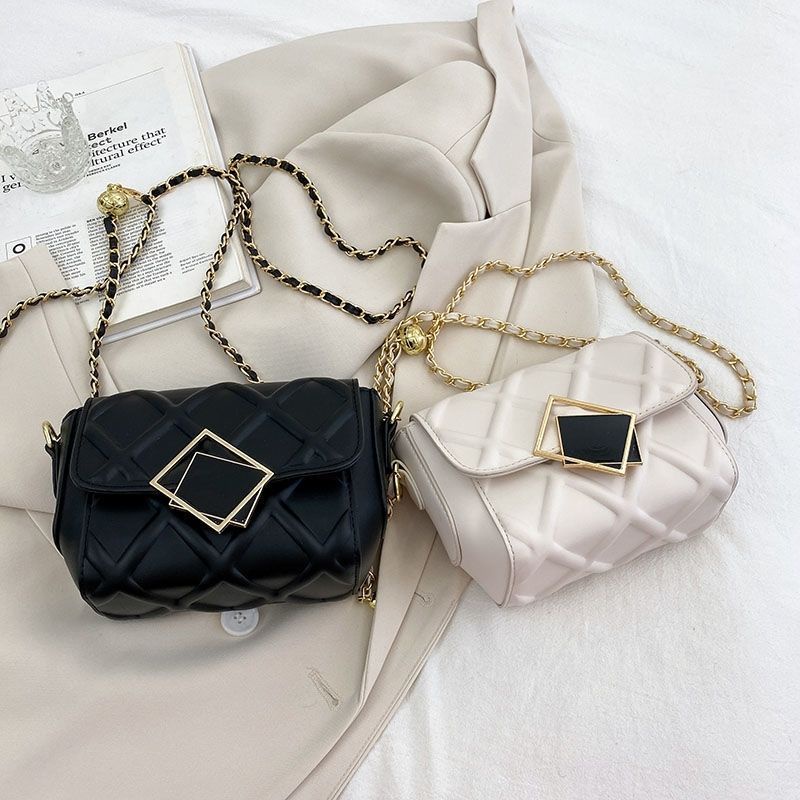 Túi đeo vai IELGY họa tiết hình thoi có dây xích mạ vàng bóng dễ phối đồ thời trang cho bạn gái