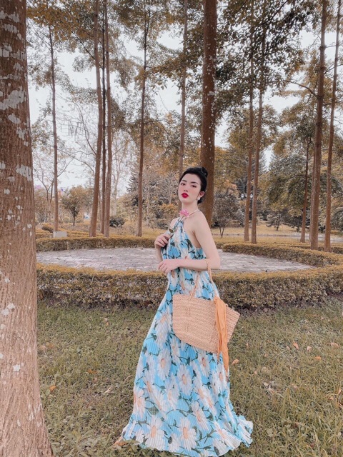 Gv đầm maxi dập ly cổ yếm - lụa thái