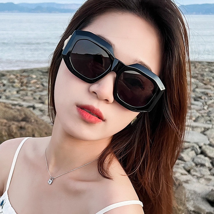 Kính Mát Thời Trang Nhiều Màu Sắc Phong Cách Phương Tây
