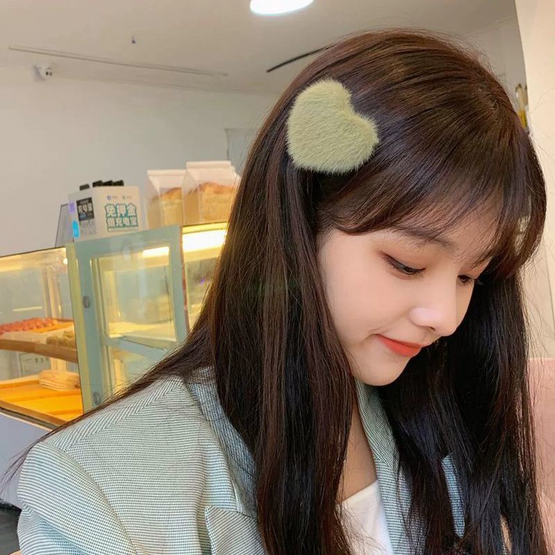 [Mã FAMARAL1 giảm 10K đơn 50K]Kẹp tóc hình trái tim lông vũ màu kẹo ngọt thời trang Hàn Quốc cho nữ