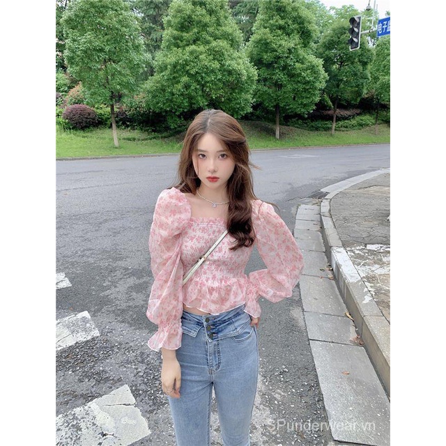 Áo kiểu trễ vai họa tiết hoa phong cách Pháp thời trang hè 2021 cho nữ