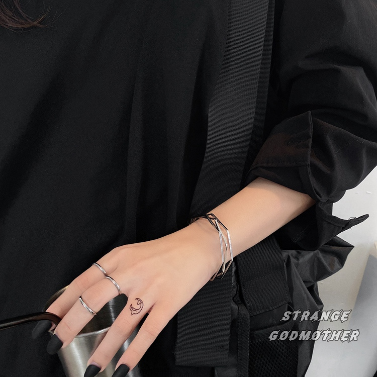 Vòng tay 1049 dạng mở hình học đơn giản cá tính giản dị linh hoạt