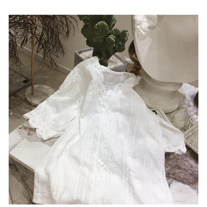 Áo sơ mi tay ngắn cổ V phối ren hoa cho nữ | BigBuy360 - bigbuy360.vn