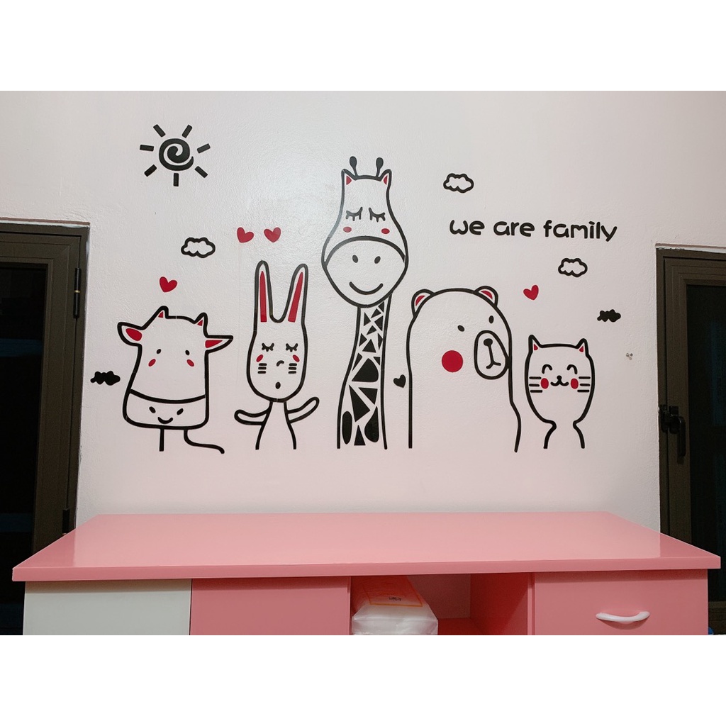 Tranh dán tường mica 3d decor khổ lớn we are family trang trí mầm non, phòng cho bé Nhiều Size - EPeBen