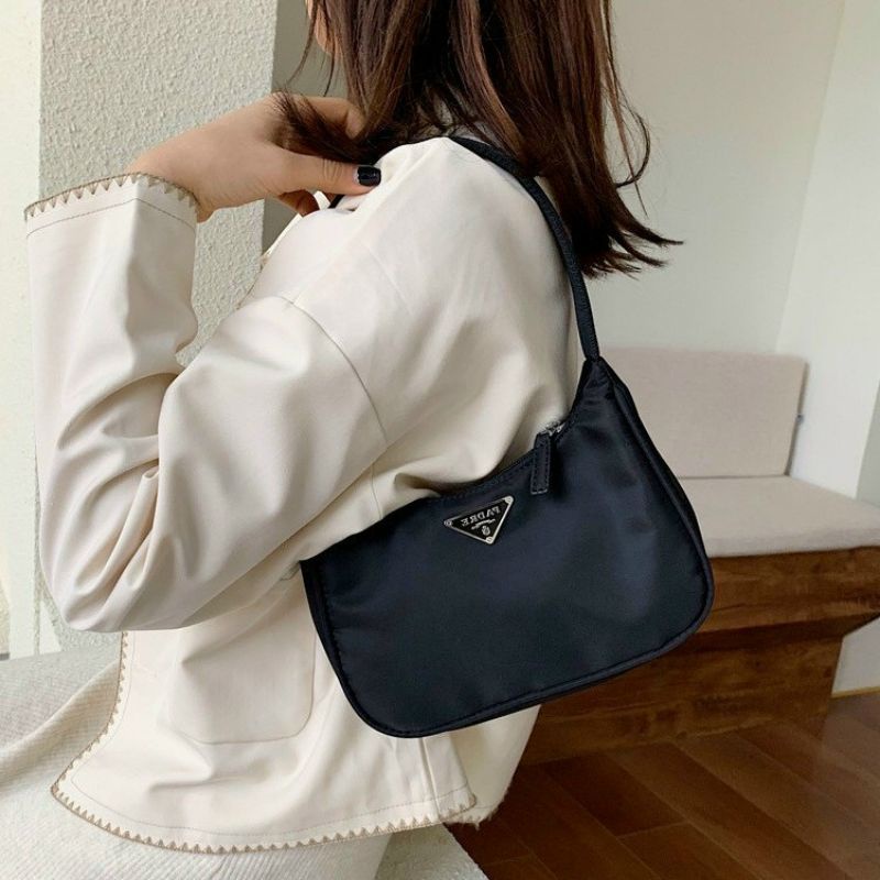 Kẹp nách prada thời trang hottrend ♥️freeship♥️