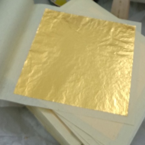 Set 100 lá vàng ngoài trời khổ 9cm ứng dụng dát mũ bảo hiểm, xe máy, oto, tượng phật ngoài trời