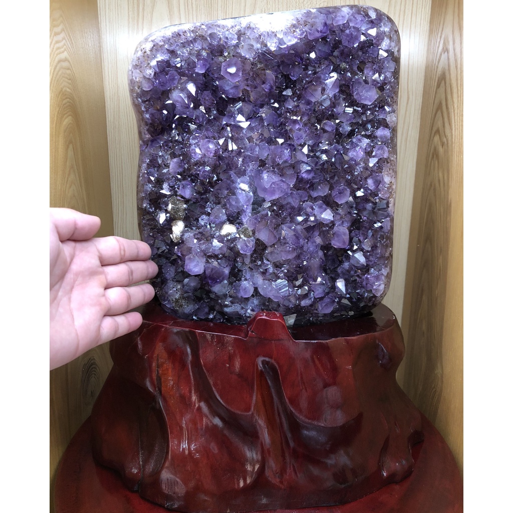 - Động Tinh Thể Tím Tự Nhiên VIP 6A - Kích Thước 41 x 32 cm x 18.8 Kg - Phong Thủy Thành Đô