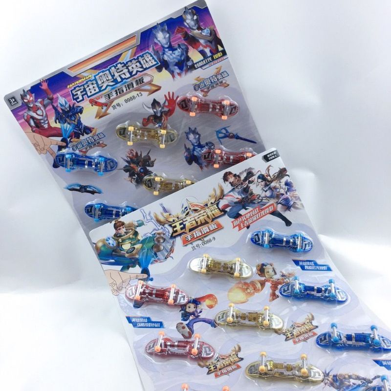 Vỉ 12 cái ván trượt mini có đèn led nhấp nháy