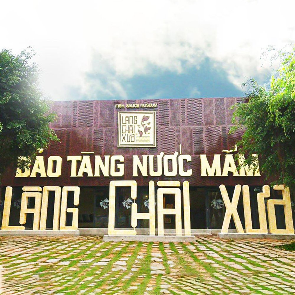 [Thùng 6 chai - 3 vị] Nước Mắm Nhỉ Làng Chài Xưa Cá Cơm Than, Tôm Biển, Cá Cơm Vàng Ruột Đỏ 525ml/chai nhựa cao cấp