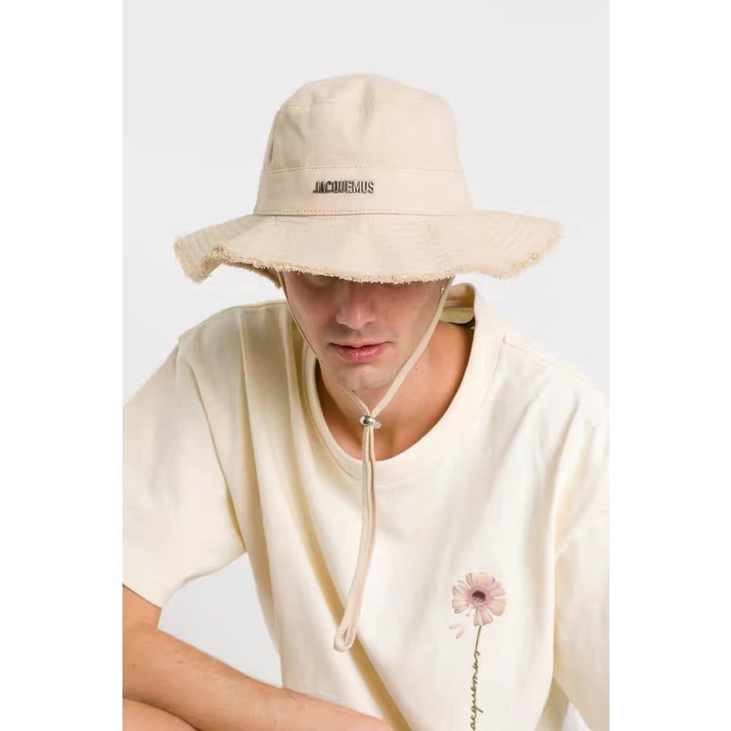 Niche Hyuna Mũ Bucket Cột Dây Bằng Vải Bạt Nhãn Kim Loại Phong Cách jacquemus