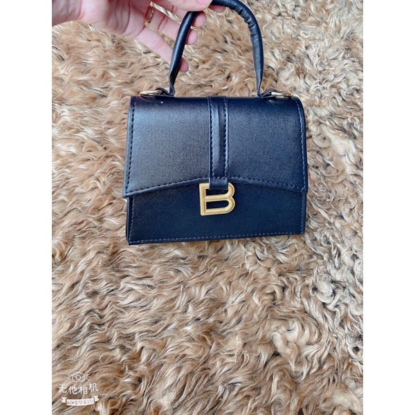 Túi khoá B cầm tay cực xinh