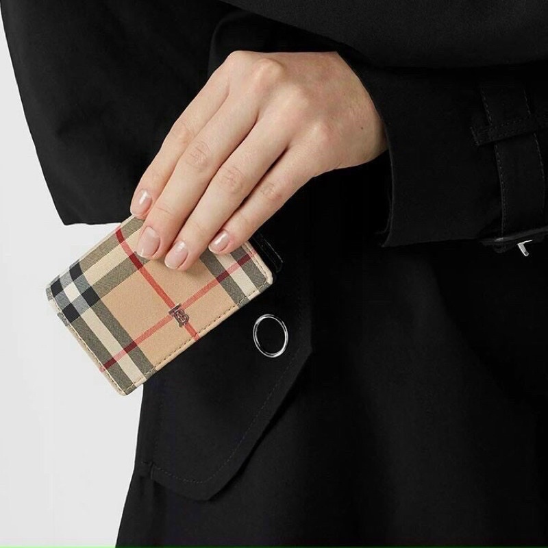 TNS-Ví card đeo chéo mini Bubery card case with chain-caro vintage