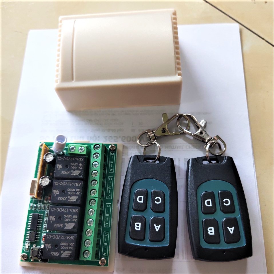 CÔNG TẮC ĐIỀU KHIỂN TỪ XA 12V 4 KÊNH LẮP XE MÁY Ô TÔ LOẠI TỐT TẶNG 2 CÔNG TẮC
