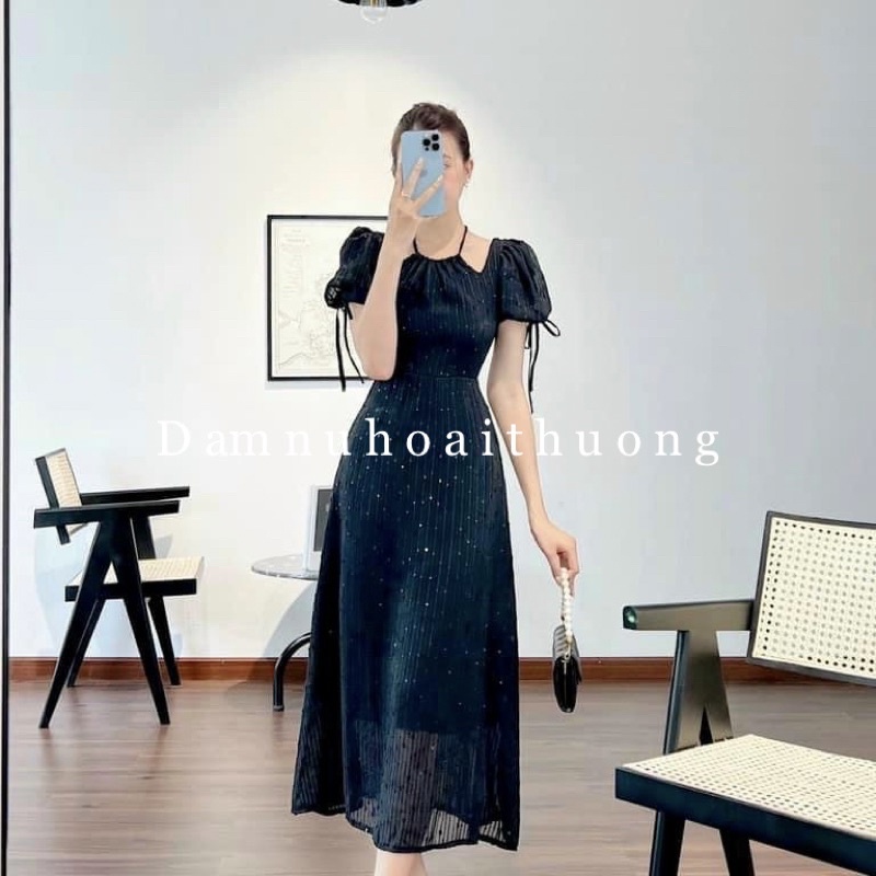 Đầm dự tiệc ren kim cương cổ yếm tay phồng tôn dáng