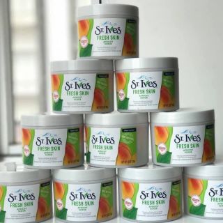 Kem tẩy tế bào chết toàn thân St.ives