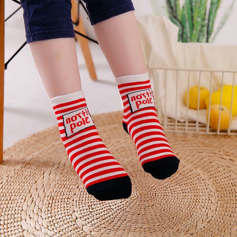 Tất cotton hoạ tiết giáng sinh xinh xắn dành cho bé