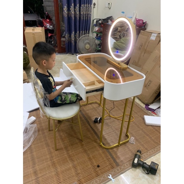 Bàn trang Điểm phong cách bắc âu hiện đại ( tặng kèm gương) hàng sẵn