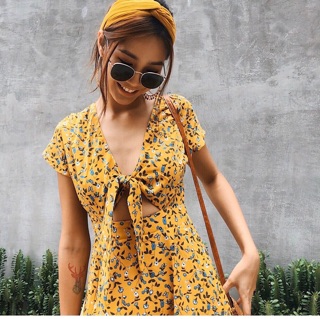ĐẦM HOA THẮT NƠ NGỰC