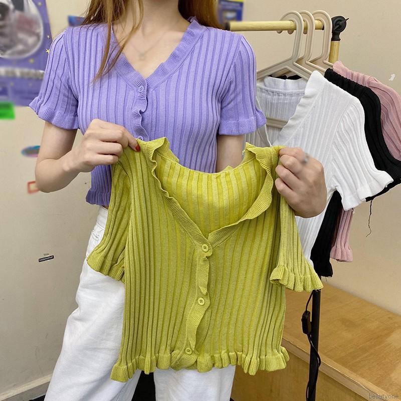 [Mã FAMAYWA giảm 10K đơn 50K] Áo Croptop dệt kim tay ngắn phối nút thiết kế cổ chữ V nữ tính | BigBuy360 - bigbuy360.vn