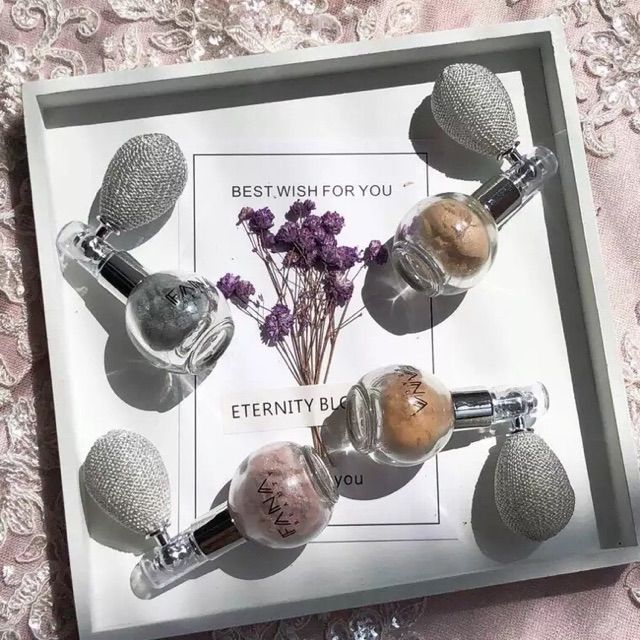 Xịt nhũ bắt sáng Highlight Fana và Loca