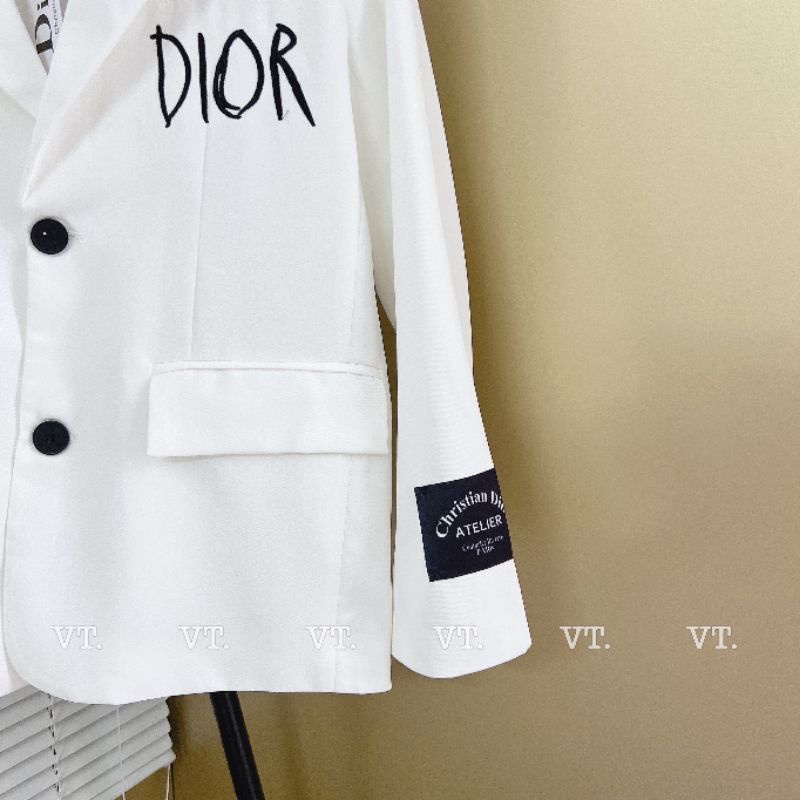 Áo vest Dior 2022.