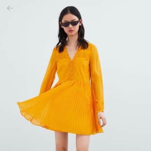 Váy vàng zara......