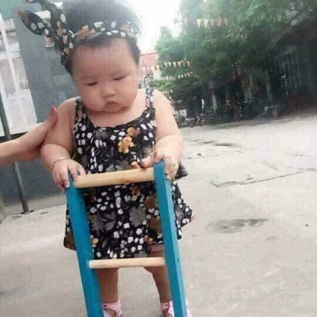 Xe gà tập đi