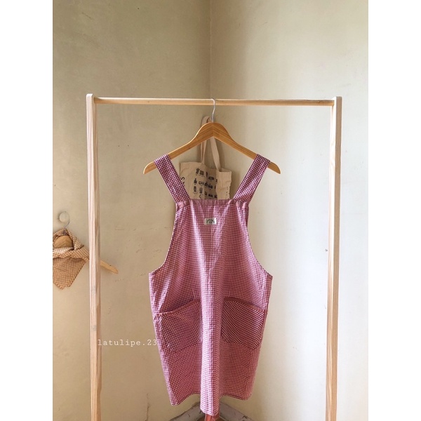 Tạp dề đỏ caro