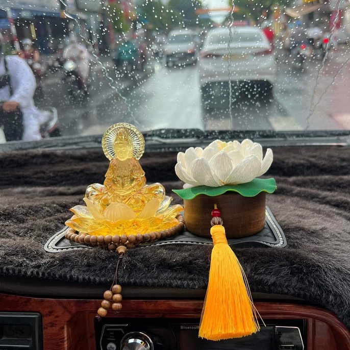 Phật Mẹ Quan Âm Vầng Sáng Giác Ngộ Đá Lưu Ly , Tượng Phật Bà Quán Thế Âm Cánh Lửa Để Taplo Ô tô