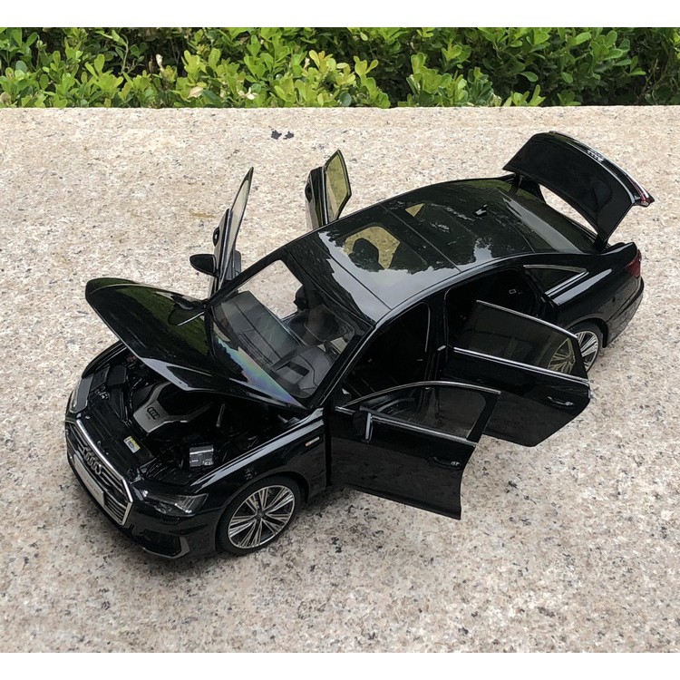 Mô hình xe sedan Audi A6  tỉ lệ 1:18