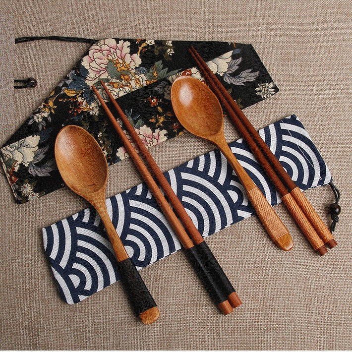 Set 3 món đũa, thìa gỗ, bao vải phong cách Nhật Bản, bộ muỗng đũa gỗ văn phòng - HÀNG CÓ SẴN