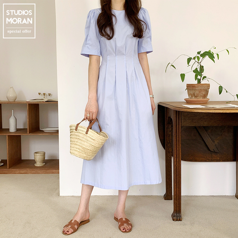 Váy MORAN phong cách vintage màu xanh/be eo thon xếp ly xòe dài đơn giản Hàn Quốc