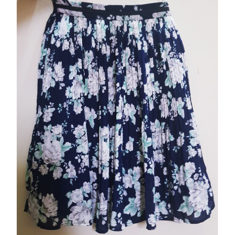 Chân váy hoa nhí 2hand đã giặt là | BigBuy360 - bigbuy360.vn