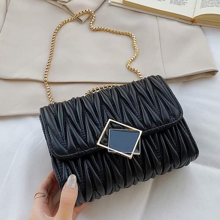 TÚI ĐEO CHÉO KHÓA Ô VUÔNG ĐỘC ĐÁO, MÀU SẮC NỔI BẬT CÁ TÍNH HQ162