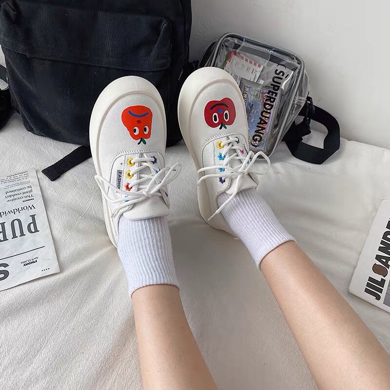 Giày thể thao đế bánh mì buộc dây hoạ tiết ngộ nghĩnh