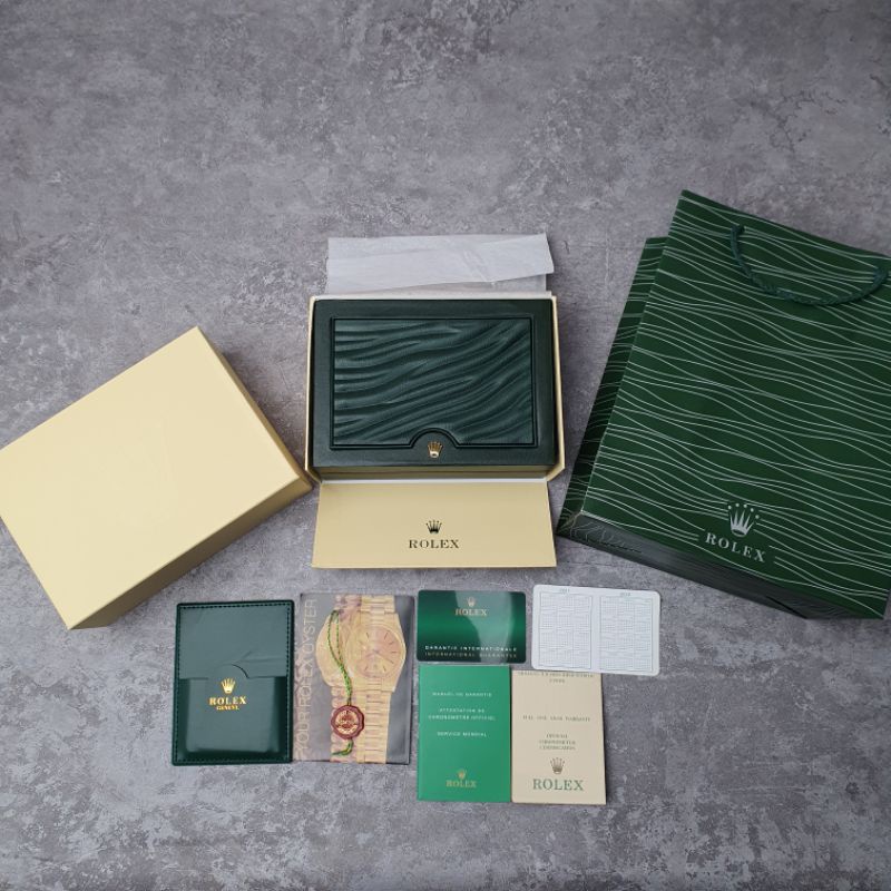 Hộp đồng hồ Rolex loại 2, đi kèm tag, sổ thẻ, túi xách