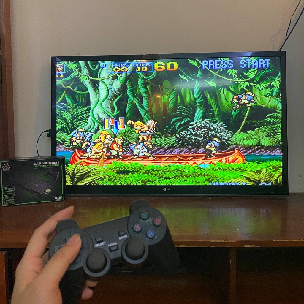 Máy chơi game cầm tay 4 nút HDMI 3500 trò, 10000 trò tặng kèm thẻ nhớ 32gb