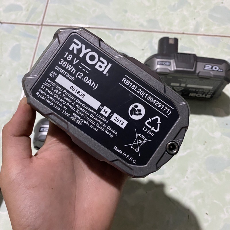 Pin RYOBI 18V 2500mah ( Tặng Kèm Sạc Adapter )