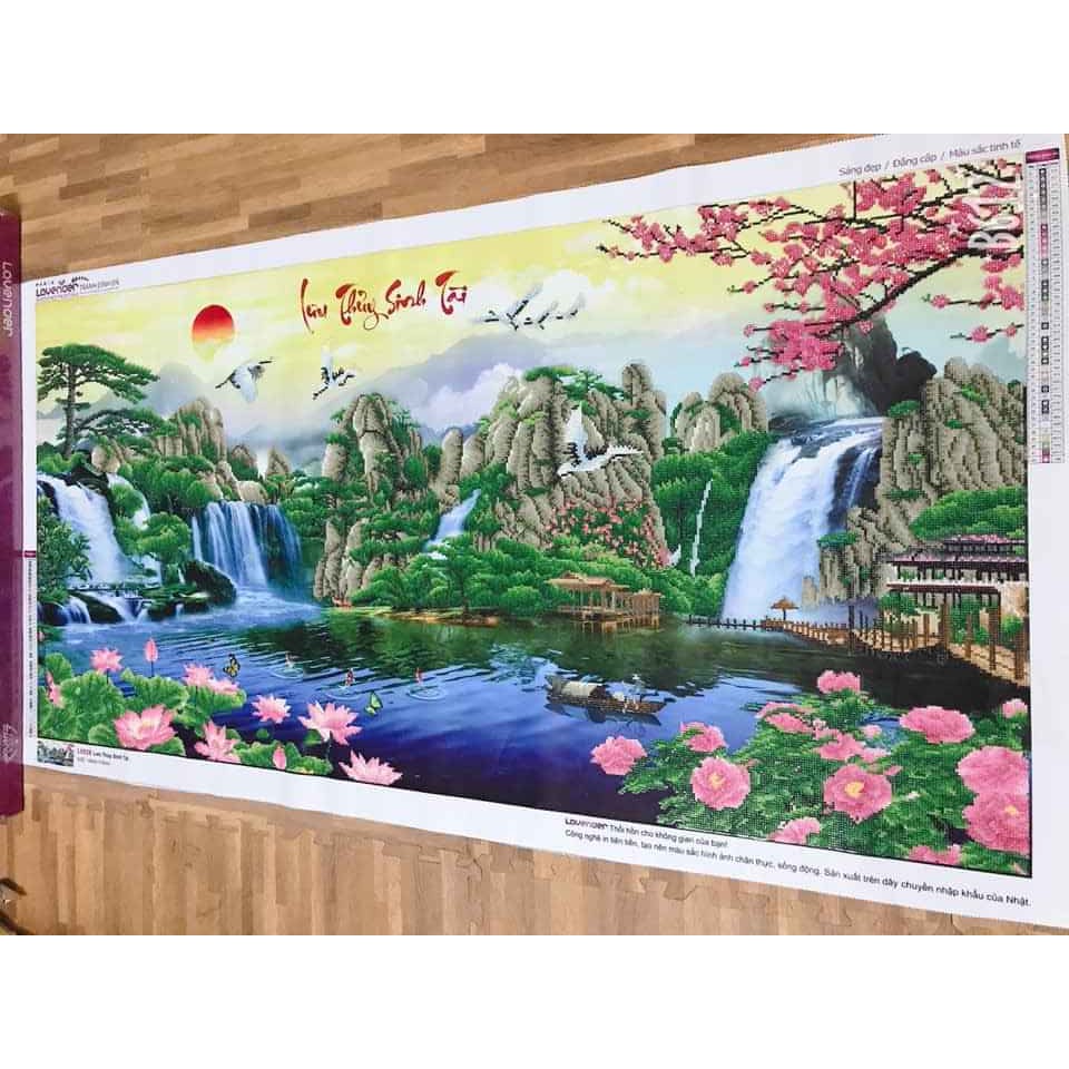 Tranh Đính Đá PHONG CẢNH LƯU THỦY SINH TÀI. Kích Thước: 1m2 x 65cm - 1m6 x 85cm - 2m x 90cm