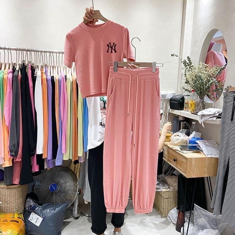 [Mã WASKT304 giảm 15% tối đa 30K đơn 99K] (Sỉ Tận Gốc) Sẵn Kho, Bộ Cotton Logo Ngực Áo Croptop Quần Dài Cho Nữ