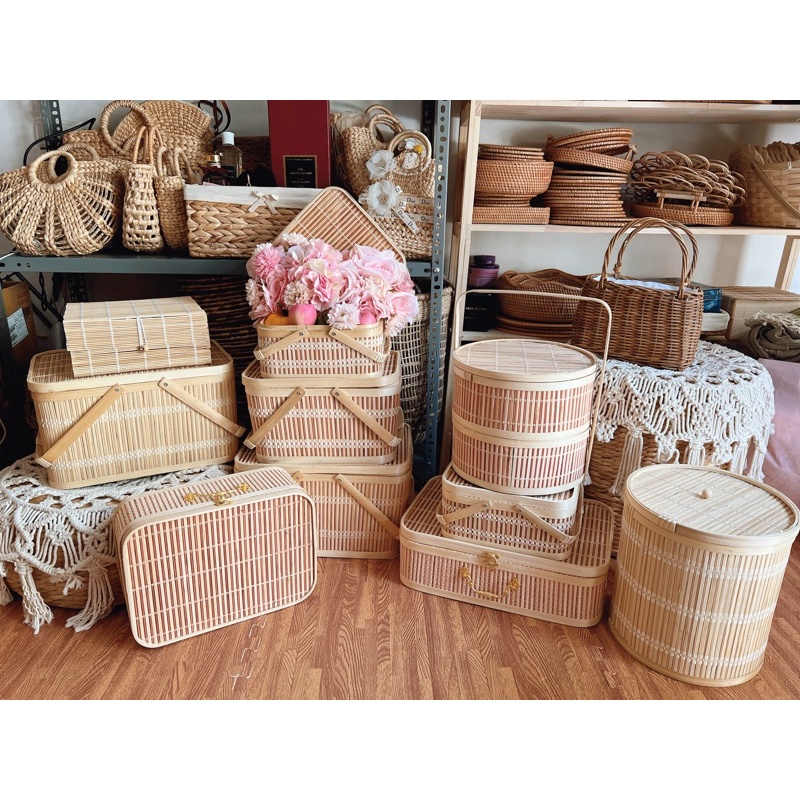 Bán sỉGiỏ Picnic làm bằng tre phối màu phong cách Vintage dùng để đựng đồ picnic, đồ đa năng, bánh kẹo hoặc làm quà tặng