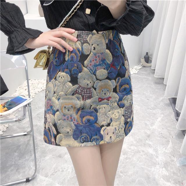 Chân váy chữ A eo cao họa tiết gấu dễ thương phong cách thời trang mùa hè cho nữ