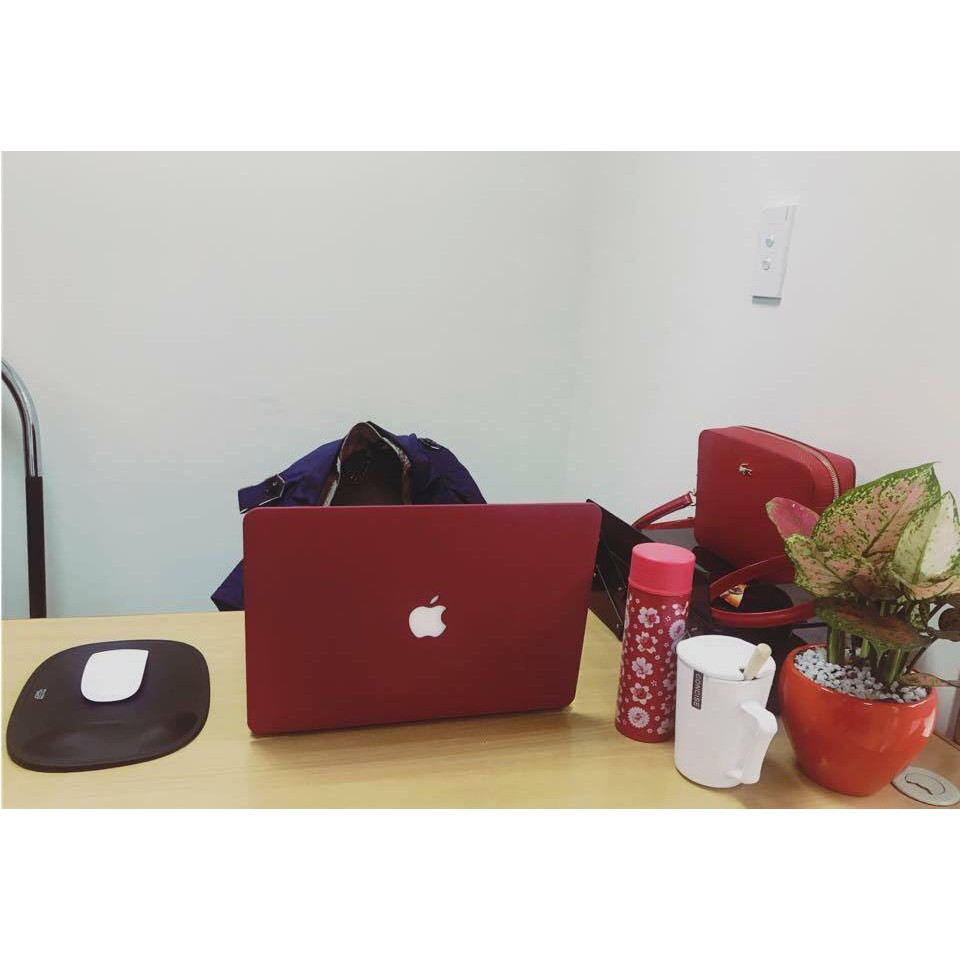[Mã ELFLASH2 hoàn 10K xu đơn 20K] Ốp Macbook màu Đỏ đô đủ dòng (Tặng kèm nút chống bụi và bộ chống gãy | BigBuy360 - bigbuy360.vn