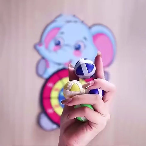Bảng phi tiêu bóng dính cho bé, bảng ném bóng gai tính điểm hình con vật ngộ nghĩnh