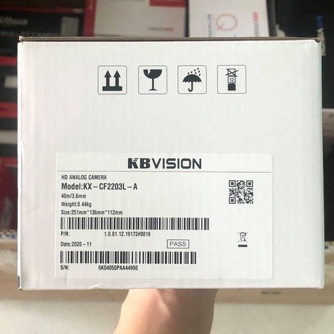 Camera Analog ngoài trời 2.0Mp KBVisision KX-CF2203L-A đêm có màu, có mic, tầm xa đèn ánh sáng trắng 40m | BigBuy360 - bigbuy360.vn