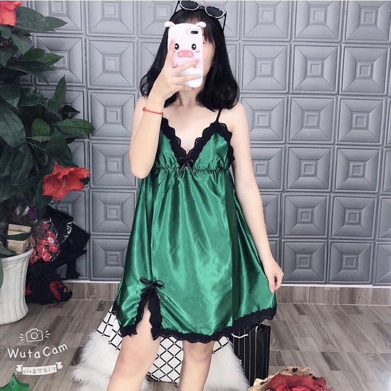 Đầm xẻ tà phối ren